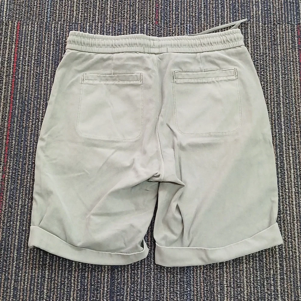 Athleta Farallon Bermuda Shorts 8 Palm Green - Picture 4 of 5
